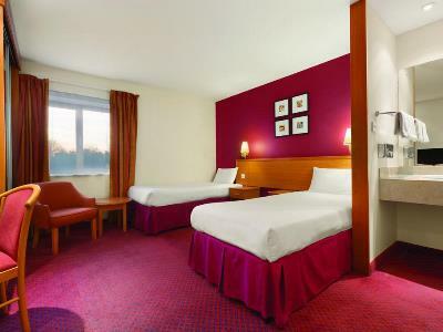 Days Inn Stevenage North Бэлдок Экстерьер фото